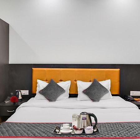 Townhouse Oak Hotel Ar Ganges Premium Bénarès Extérieur photo