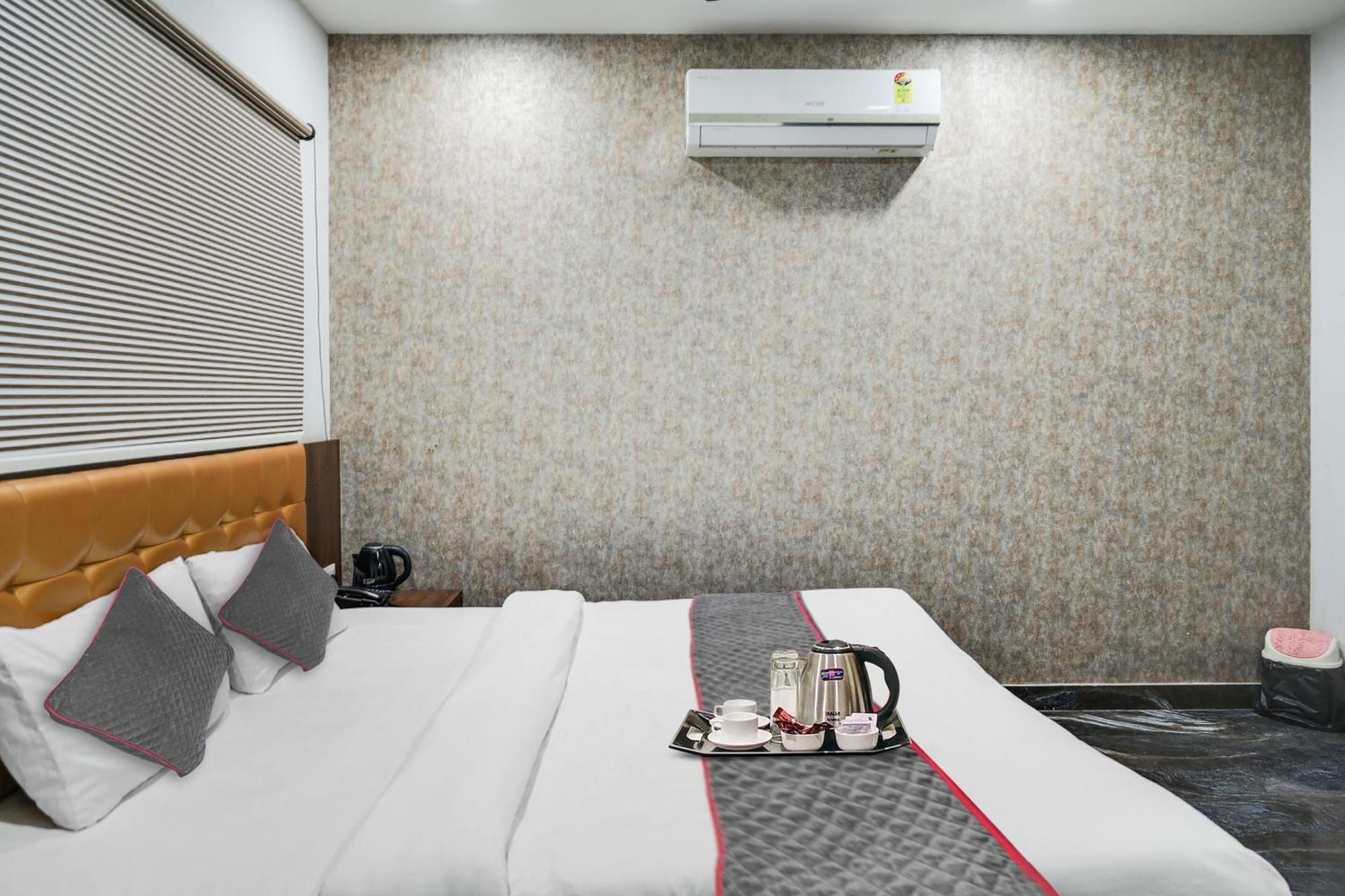 Townhouse Oak Hotel Ar Ganges Premium Bénarès Extérieur photo