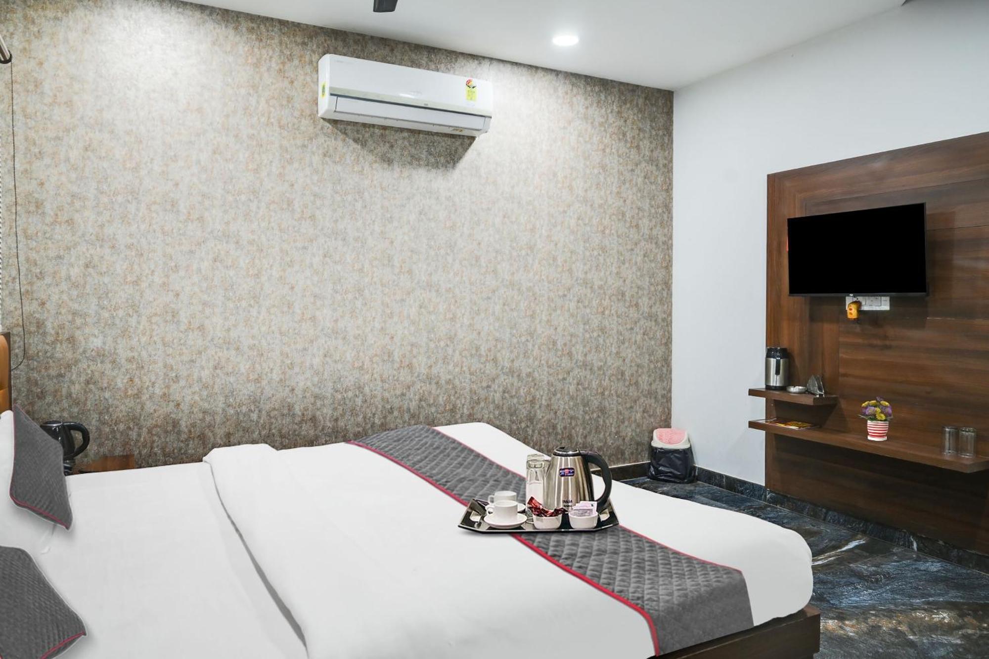 Townhouse Oak Hotel Ar Ganges Premium Bénarès Extérieur photo